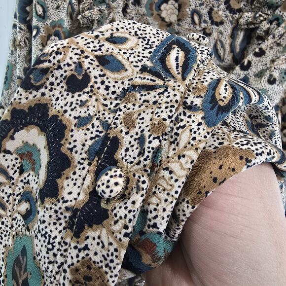 Evereve Shirt Women Medium Beige Blouse Popover Button Ruffle Long Sleeve Floral - Picture 9 of 13